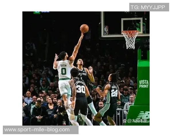 杰伦布朗12月场均32分表现引热议或与鞋子有关的背后故事