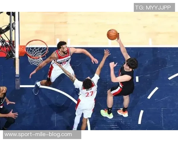 火箭遭遇裁判争议加时两次错判一漏判阿门对穆雷未犯规